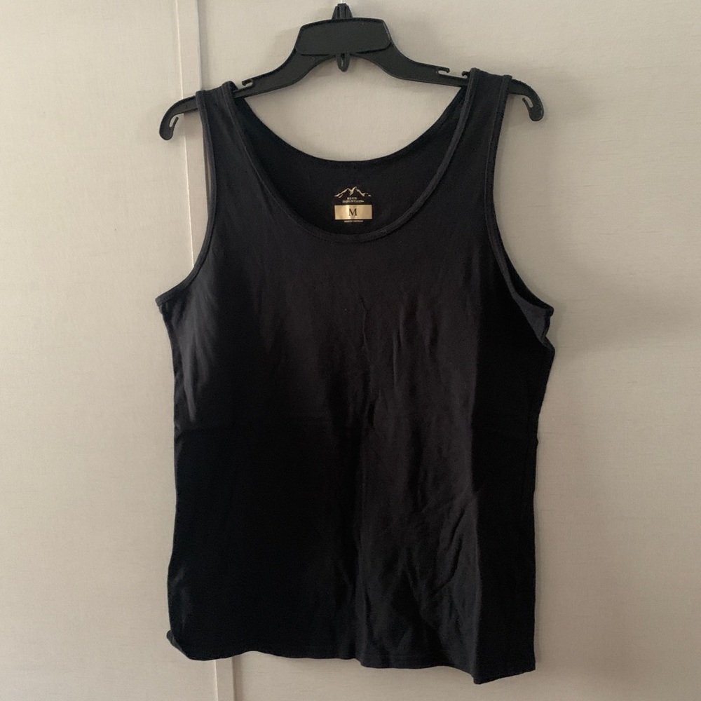 X4 Medium Never Worn Tank Tops
